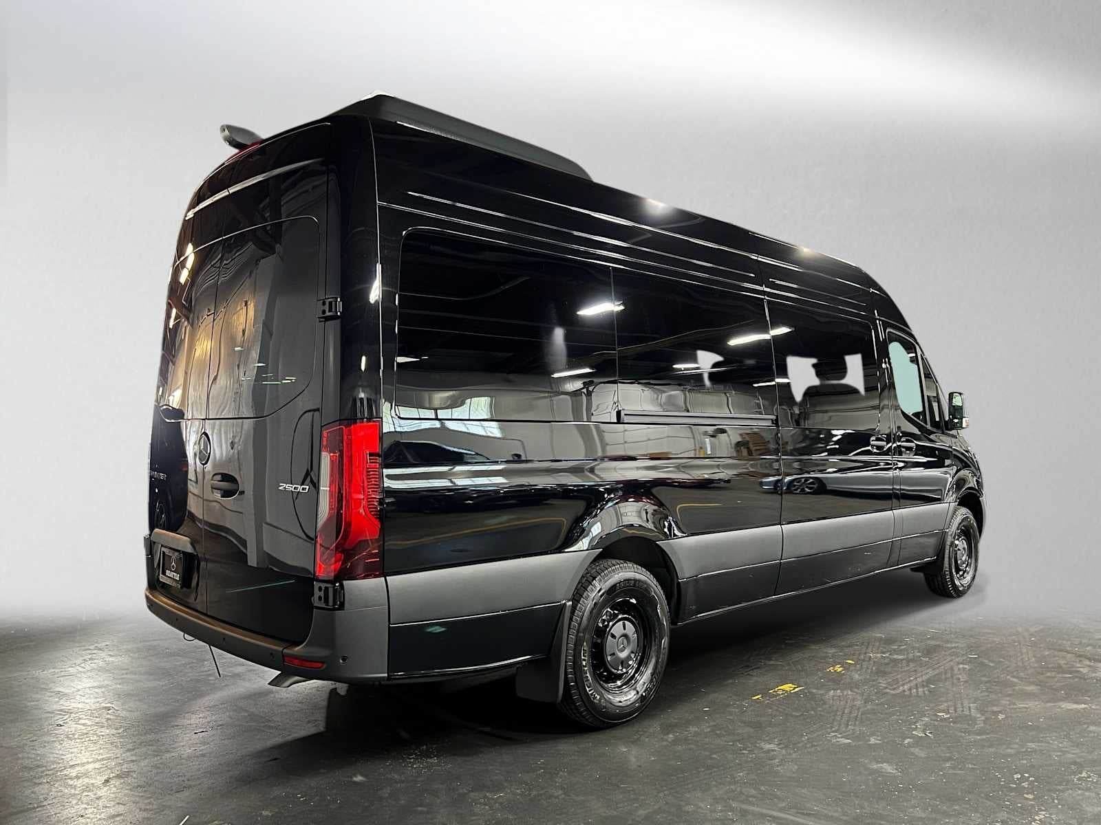 2026 Mercedes-Benz Sprinter Passenger Van 2500 High Roof I4 Diesel HO 170 RWD