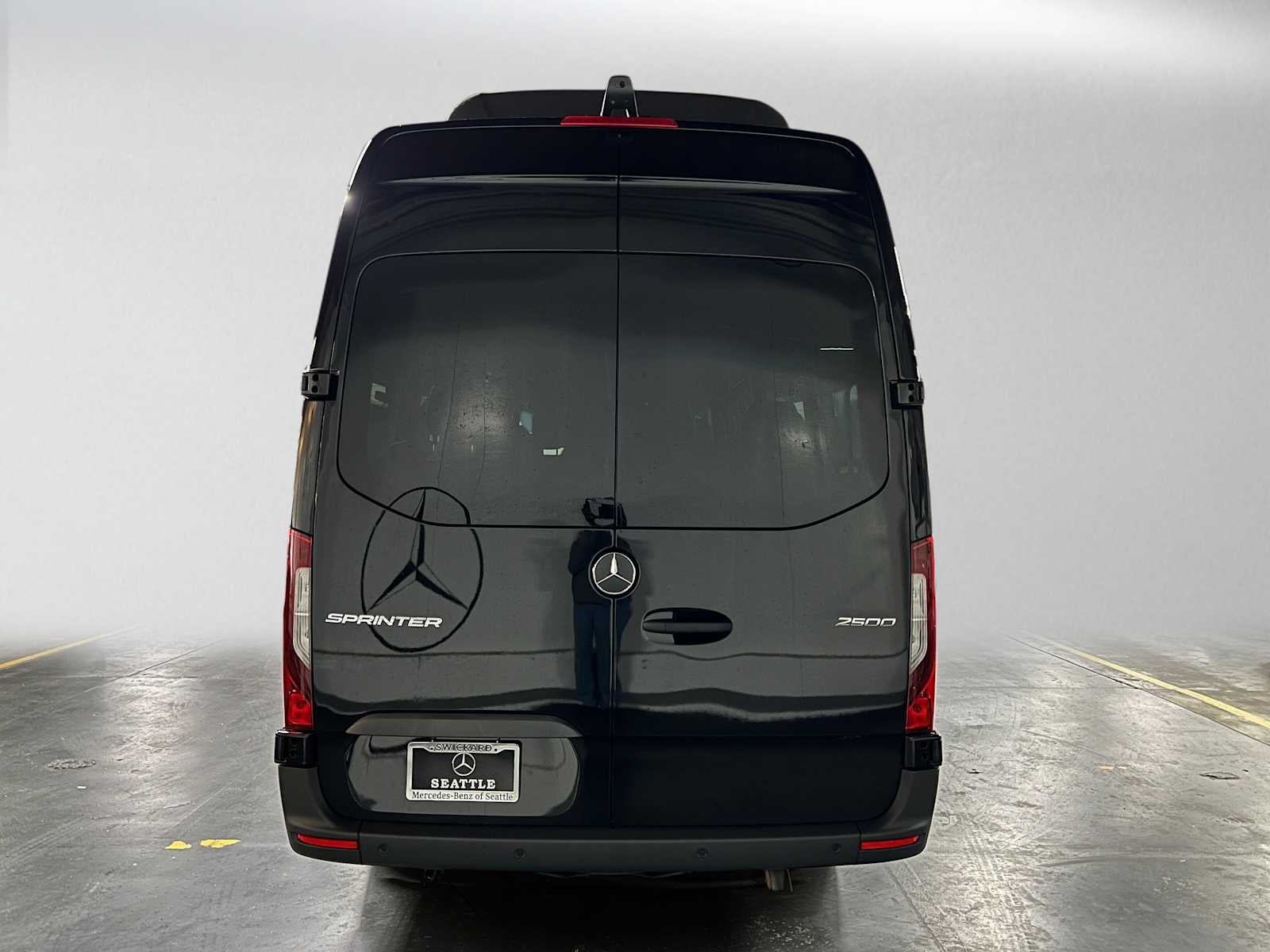 2026 Mercedes-Benz Sprinter Passenger Van 2500 High Roof I4 Diesel HO 170 RWD