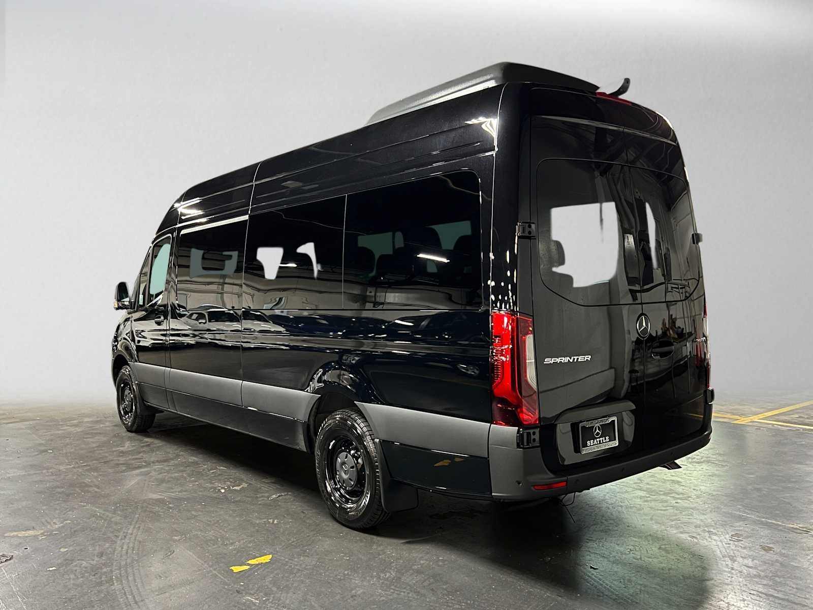 2026 Mercedes-Benz Sprinter Passenger Van 2500 High Roof I4 Diesel HO 170 RWD