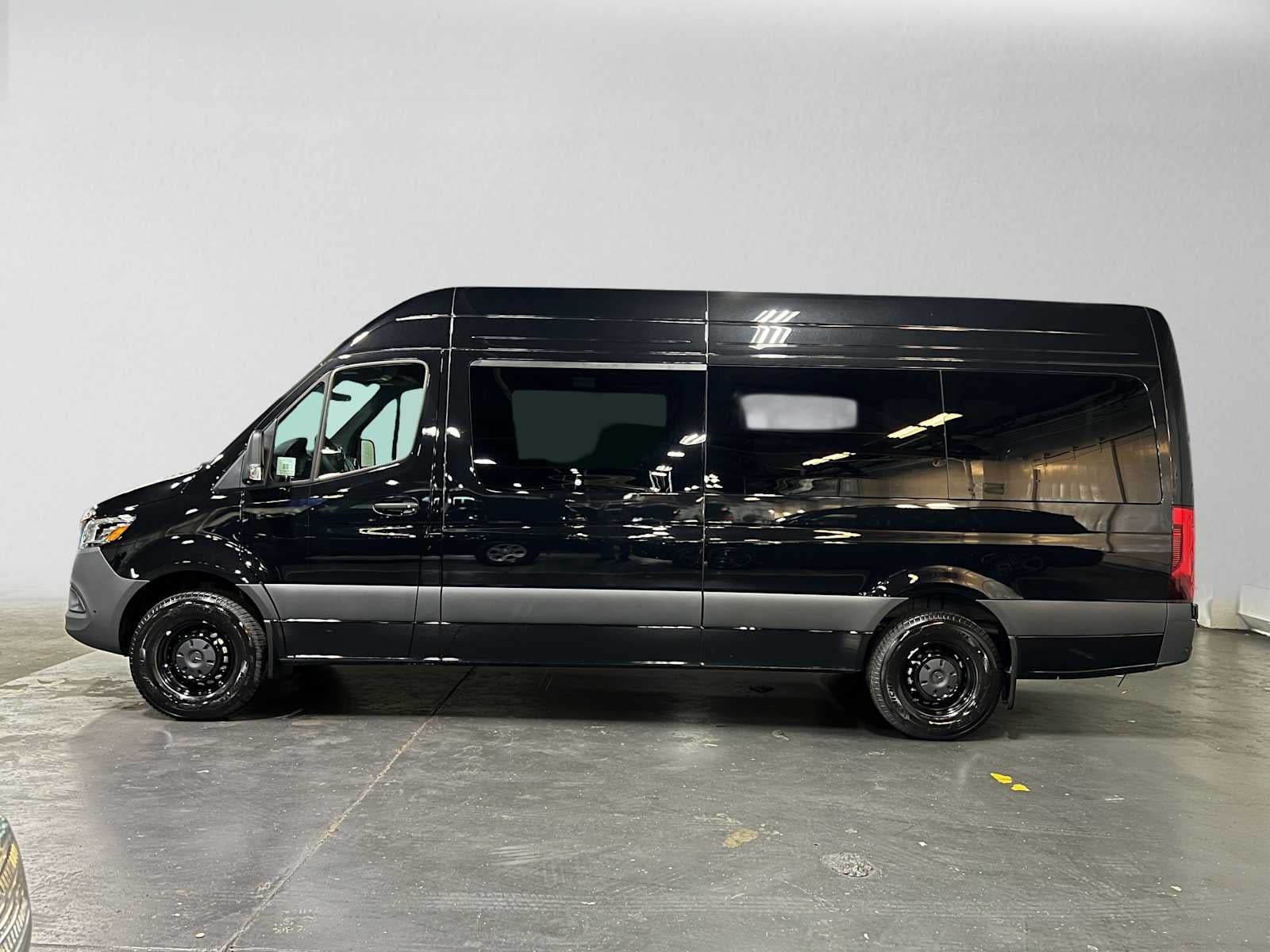 2026 Mercedes-Benz Sprinter Passenger Van 2500 High Roof I4 Diesel HO 170 RWD