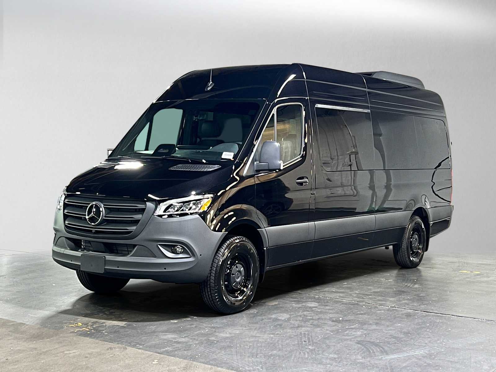 2026 Mercedes-Benz Sprinter Passenger Van 2500 High Roof I4 Diesel HO 170 RWD