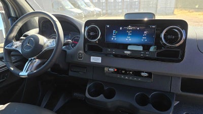 2026 Mercedes-Benz Sprinter 2500 Standard Roof I4 Diesel HO 144 AWD