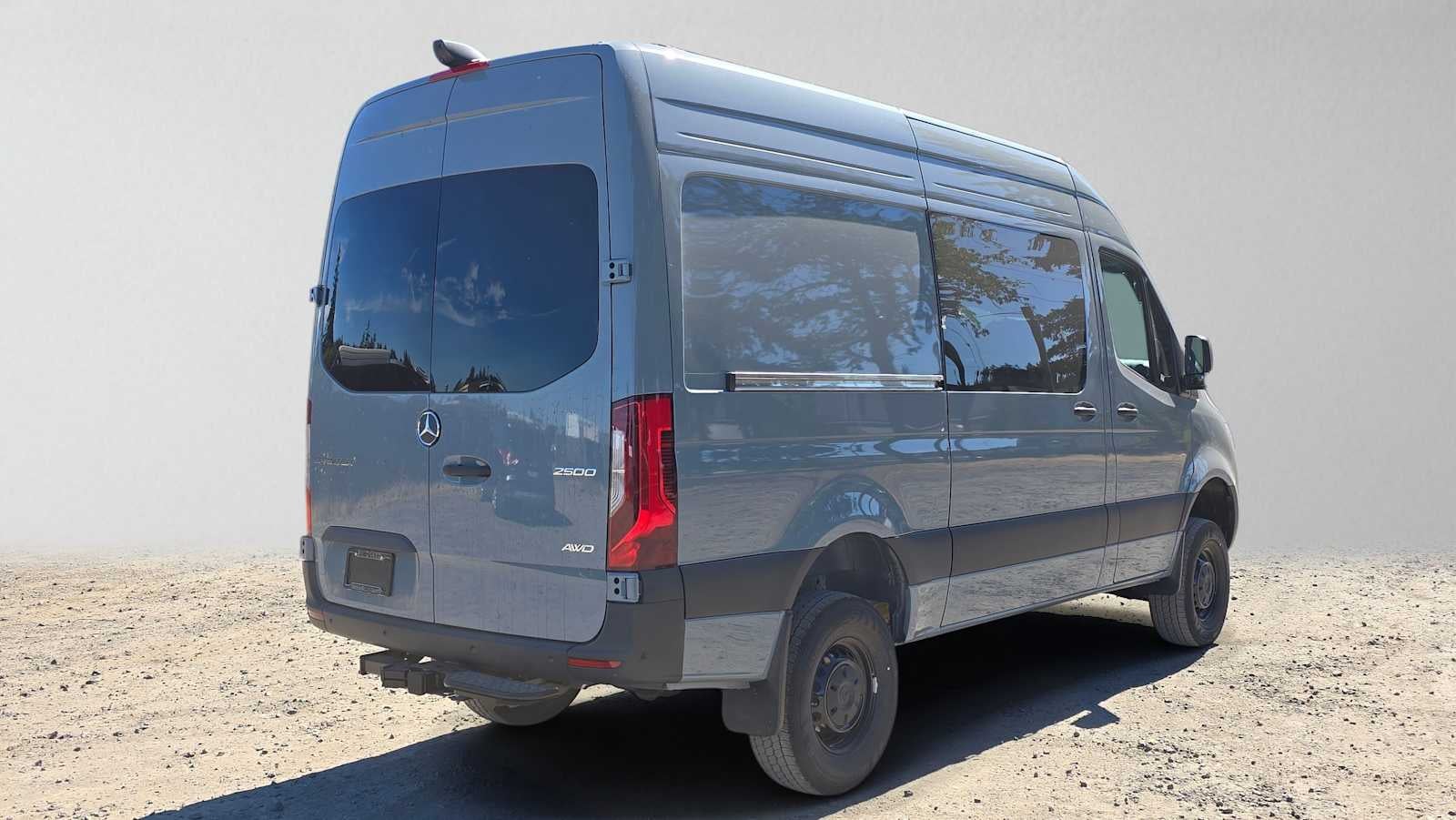 2026 Mercedes-Benz Sprinter 2500 Standard Roof I4 Diesel HO 144 AWD