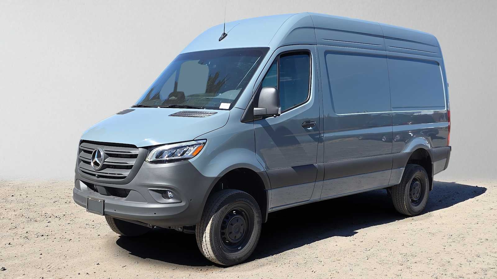 2026 Mercedes-Benz Sprinter 2500 Standard Roof I4 Diesel HO 144 AWD