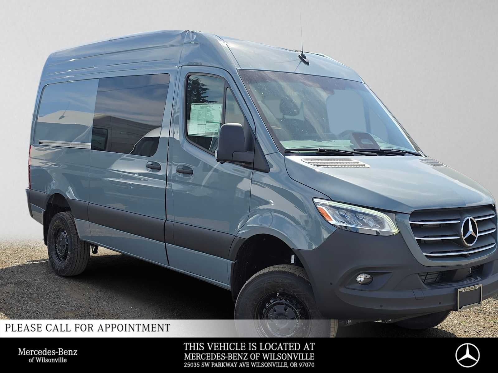 2026 Mercedes-Benz Sprinter Crew 2500 Standard Roof I4 Diesel HO 144 AWD
