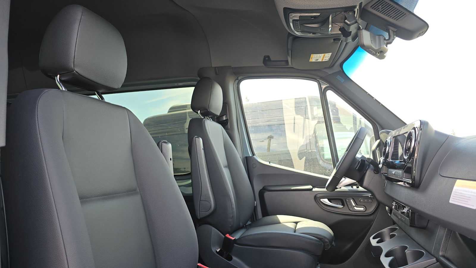 2026 Mercedes-Benz Sprinter Crew 2500 Standard Roof I4 Diesel HO 144 AWD