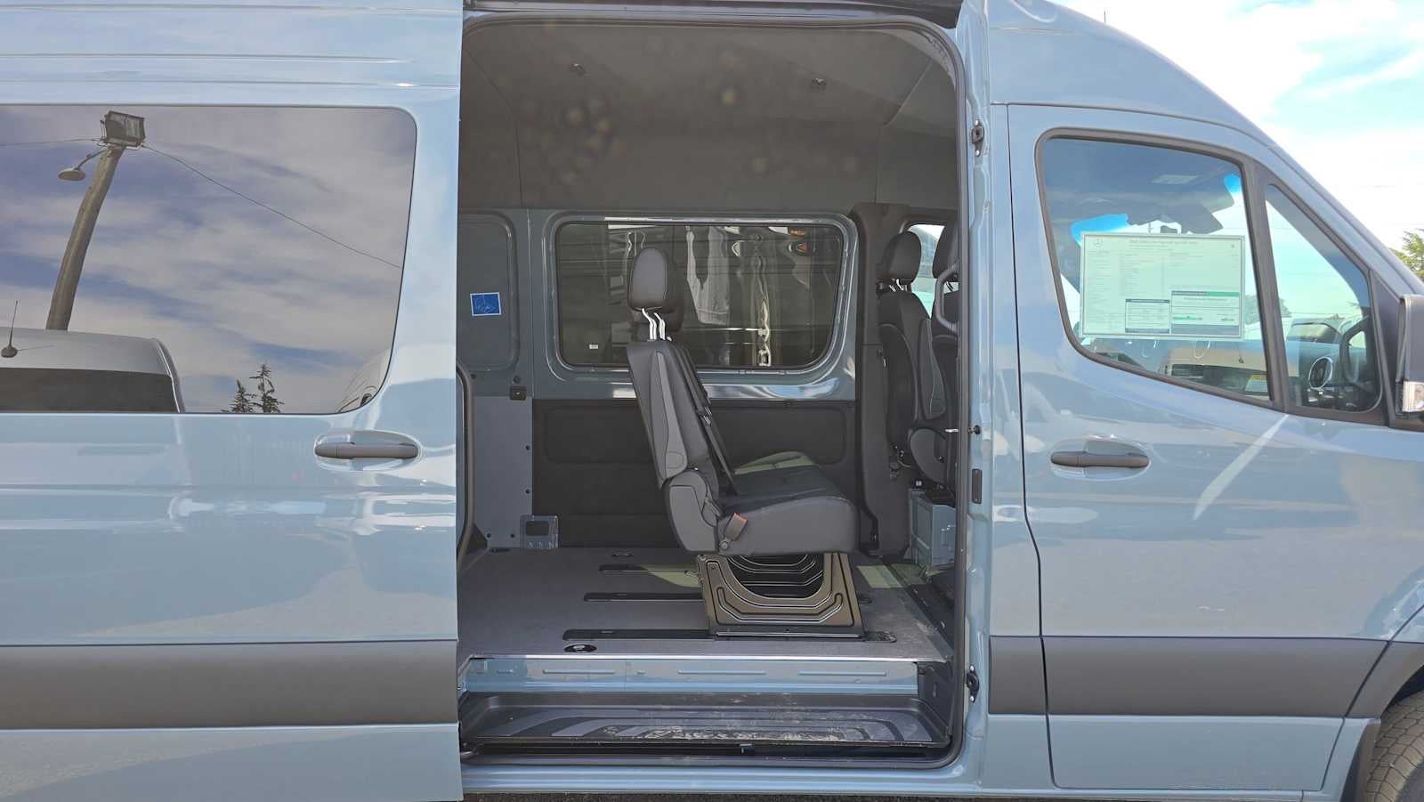 2026 Mercedes-Benz Sprinter Crew 2500 Standard Roof I4 Diesel HO 144 AWD