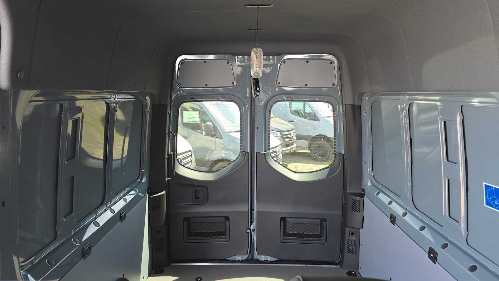 2026 Mercedes-Benz Sprinter Crew 2500 Standard Roof I4 Diesel HO 144 AWD