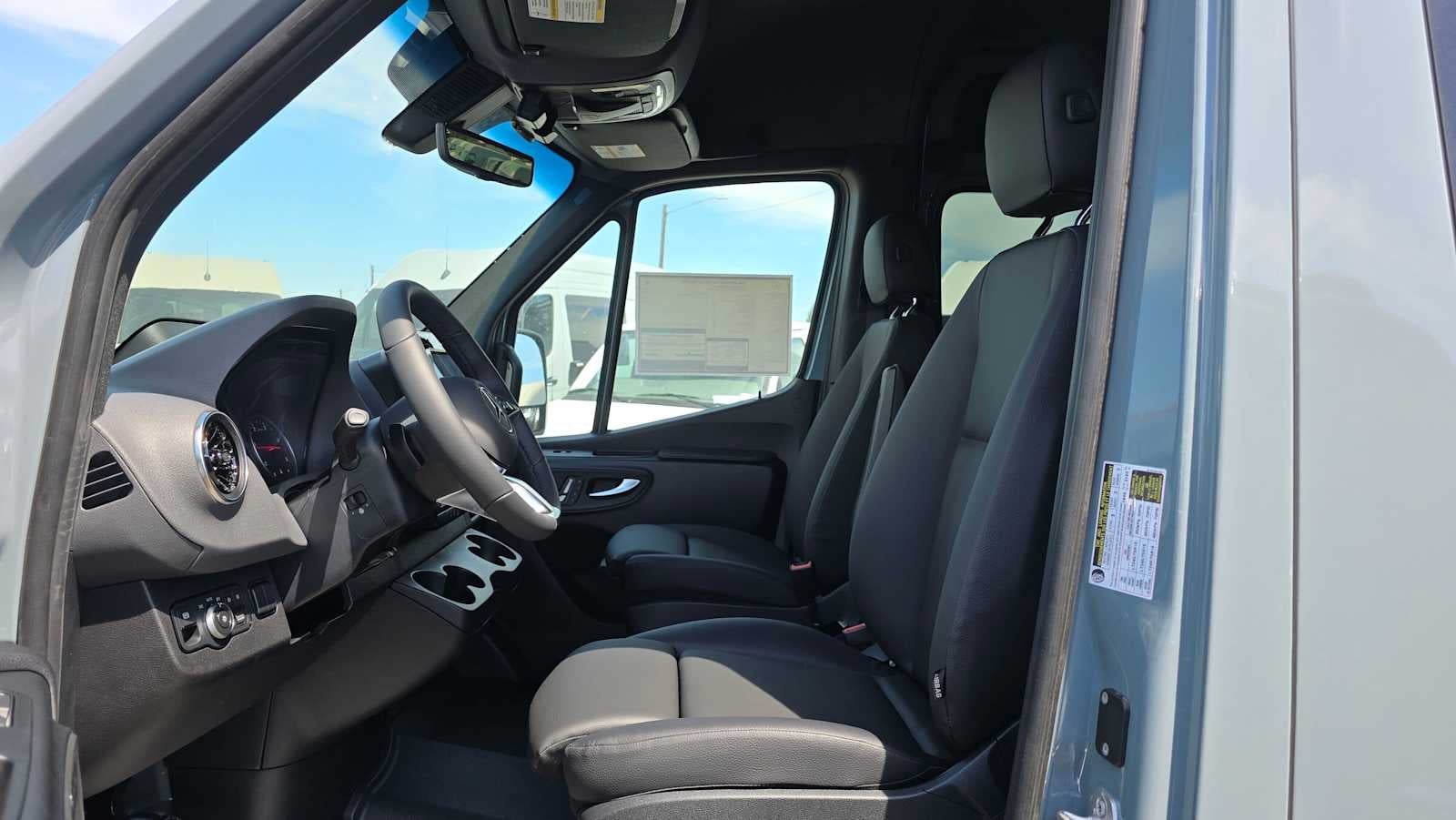 2026 Mercedes-Benz Sprinter Crew 2500 Standard Roof I4 Diesel HO 144 AWD