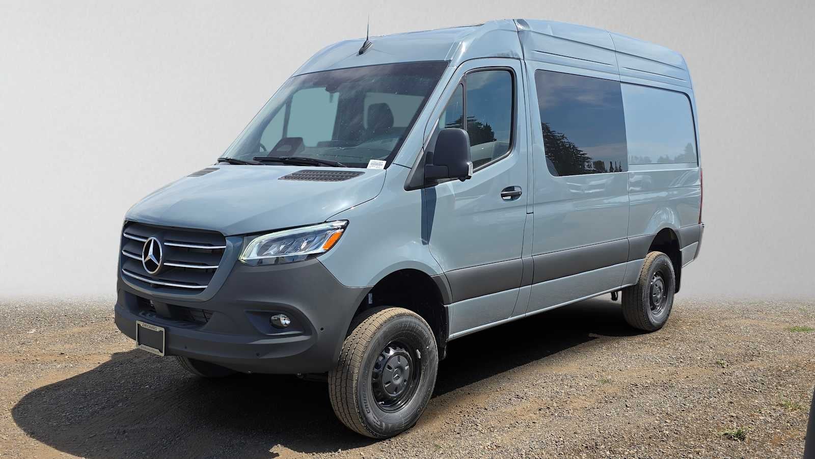 2026 Mercedes-Benz Sprinter Crew 2500 Standard Roof I4 Diesel HO 144 AWD
