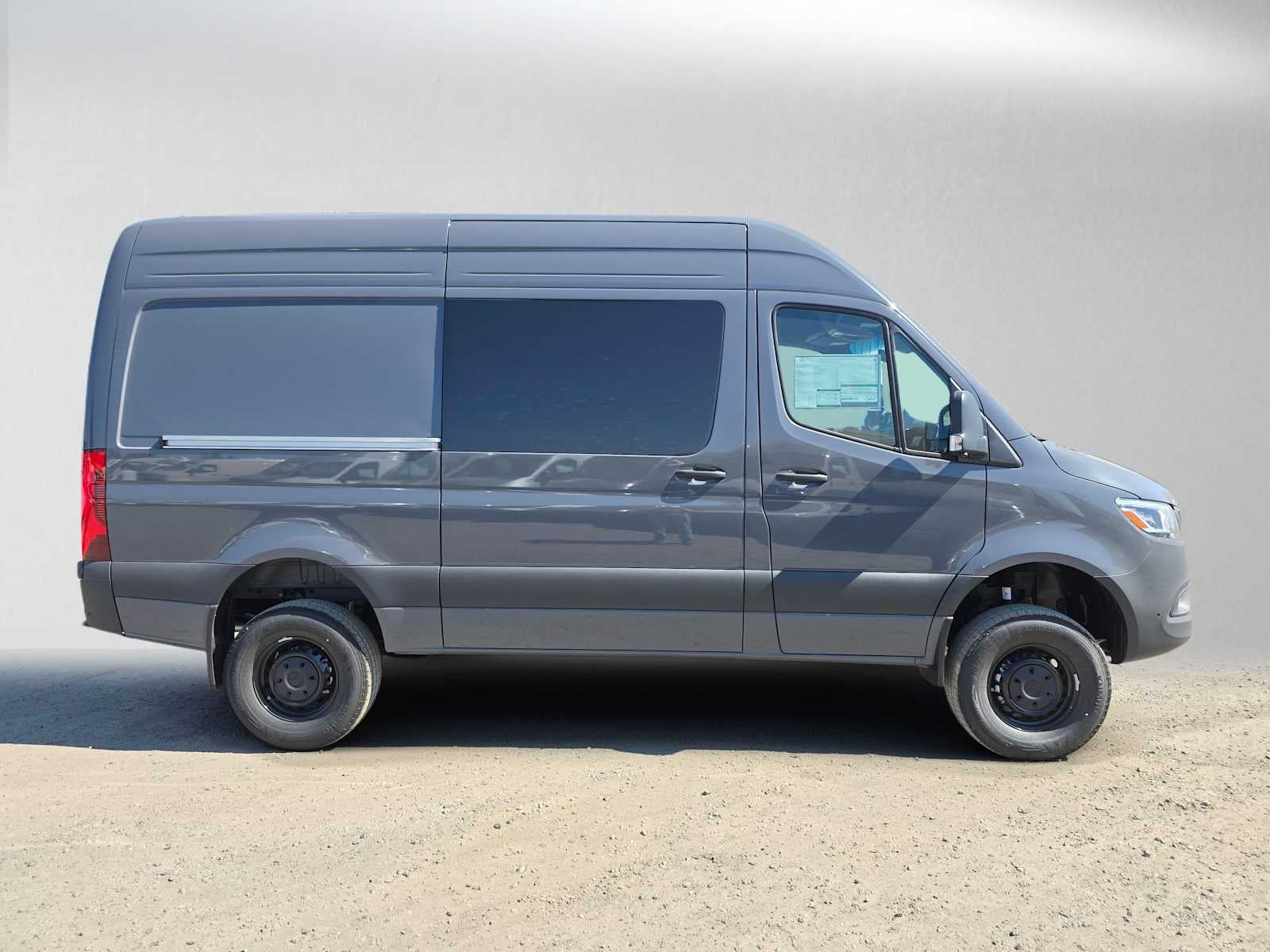 2026 Mercedes-Benz Sprinter Crew 2500 Standard Roof I4 Diesel HO 144 AWD