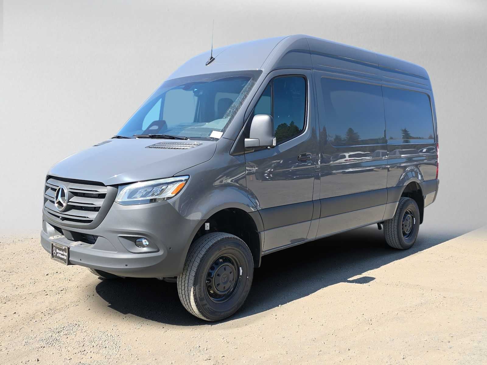 2026 Mercedes-Benz Sprinter Crew 2500 Standard Roof I4 Diesel HO 144 AWD