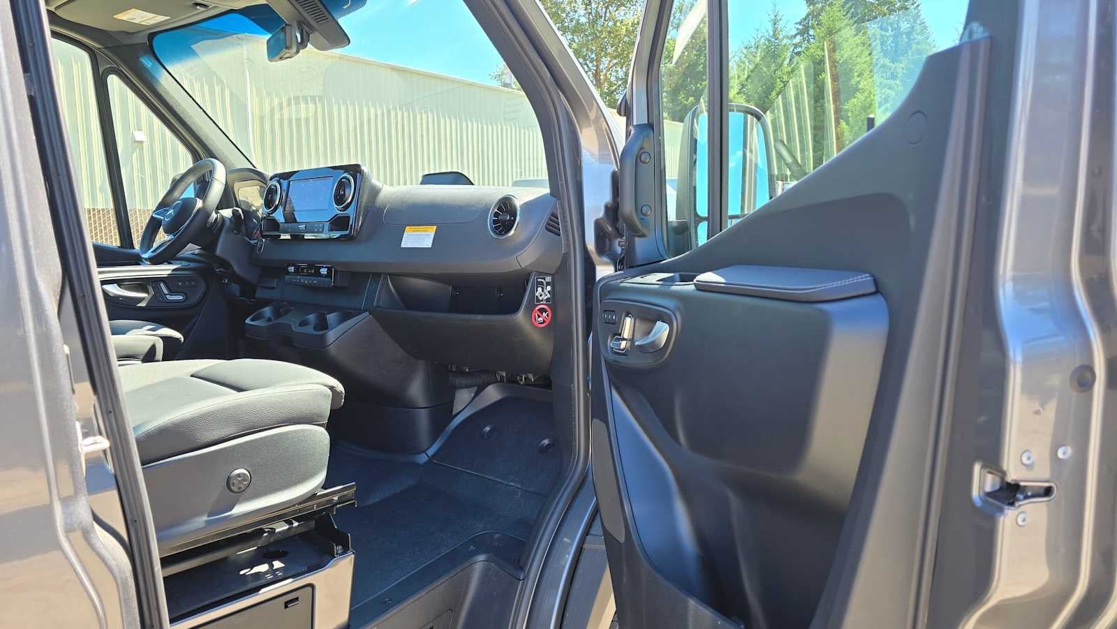 2026 Mercedes-Benz Sprinter Cargo 2500 Standard Roof I4 Diesel HO 144 AWD
