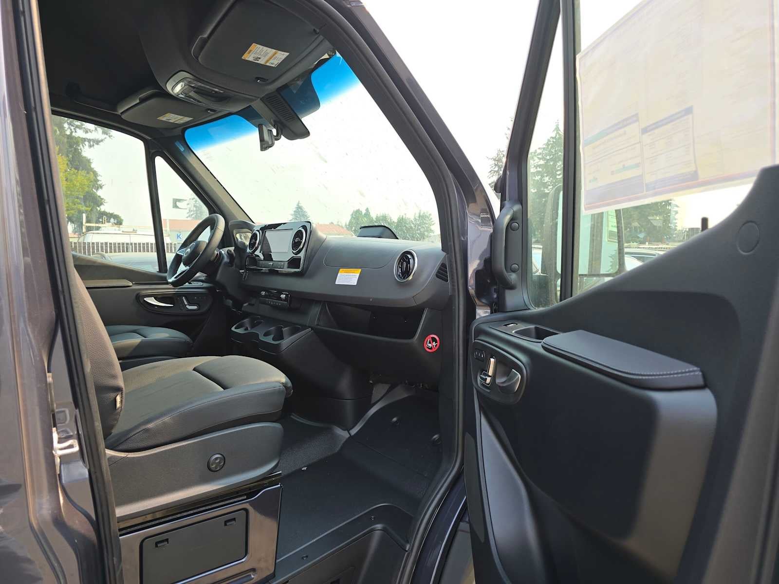 2026 Mercedes-Benz Sprinter Crew 2500 Standard Roof I4 Diesel HO 144 AWD