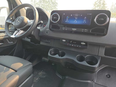 2026 Mercedes-Benz Sprinter Crew 2500 Standard Roof I4 Diesel HO 144 AWD