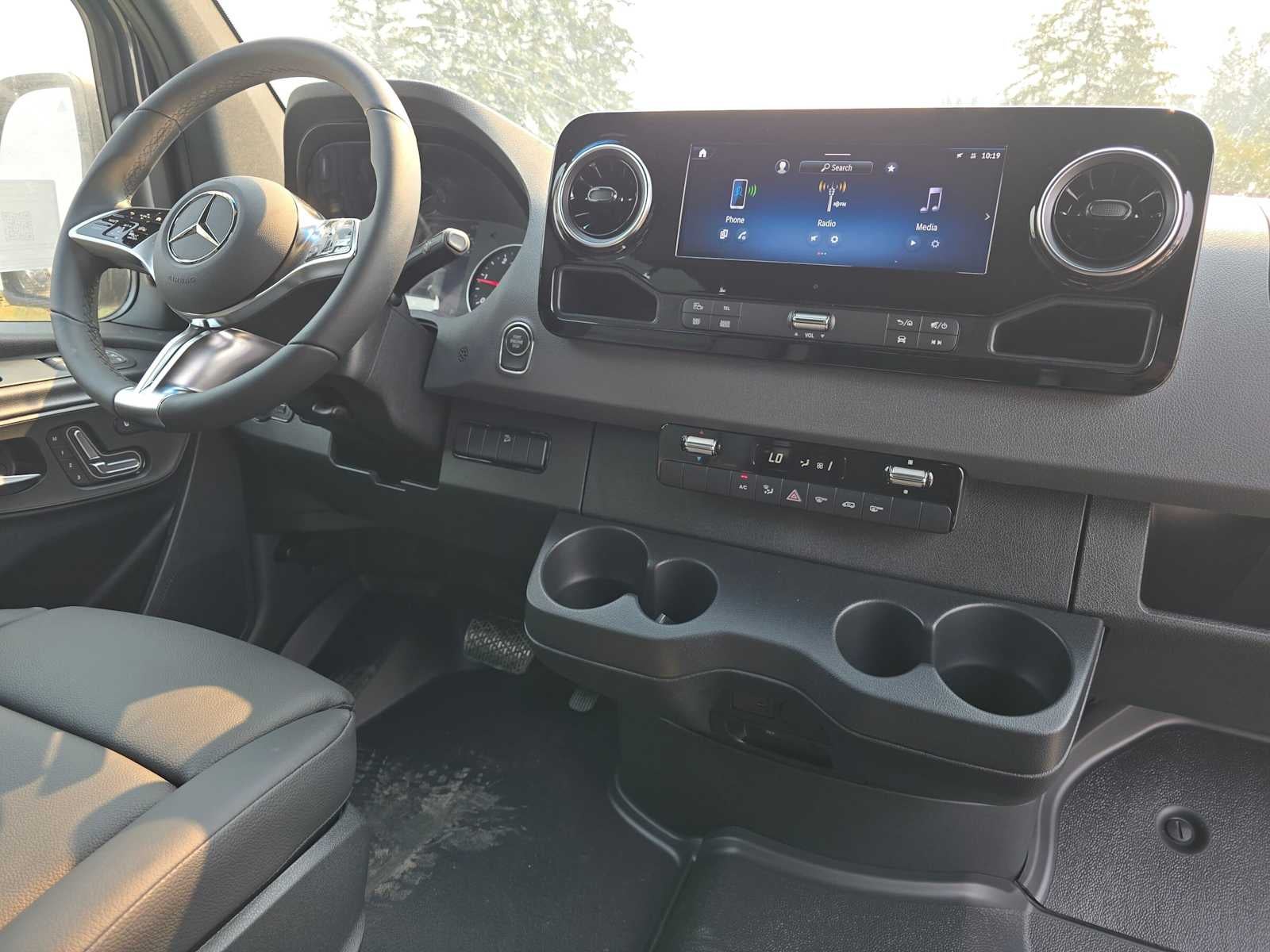 2026 Mercedes-Benz Sprinter Crew 2500 Standard Roof I4 Diesel HO 144 AWD
