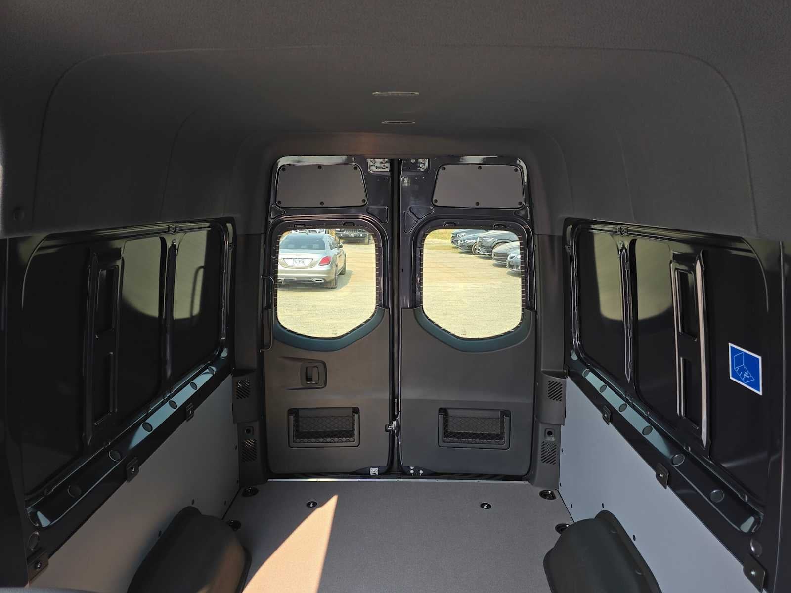 2026 Mercedes-Benz Sprinter Crew 2500 Standard Roof I4 Diesel HO 144 AWD