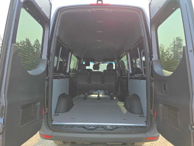 2026 Mercedes-Benz Sprinter Crew 2500 Standard Roof I4 Diesel HO 144 AWD