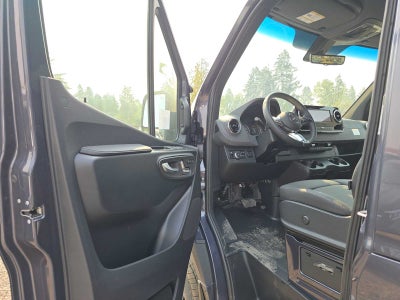 2026 Mercedes-Benz Sprinter Crew 2500 Standard Roof I4 Diesel HO 144 AWD