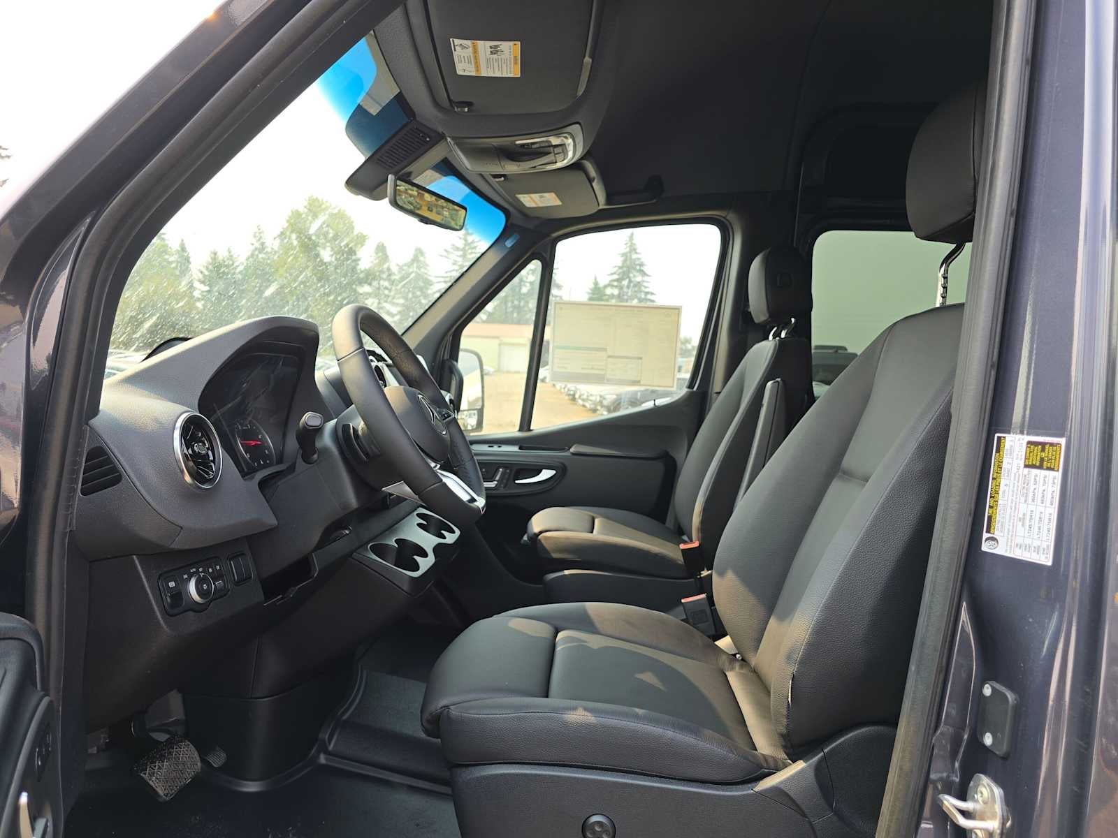 2026 Mercedes-Benz Sprinter Crew 2500 Standard Roof I4 Diesel HO 144 AWD