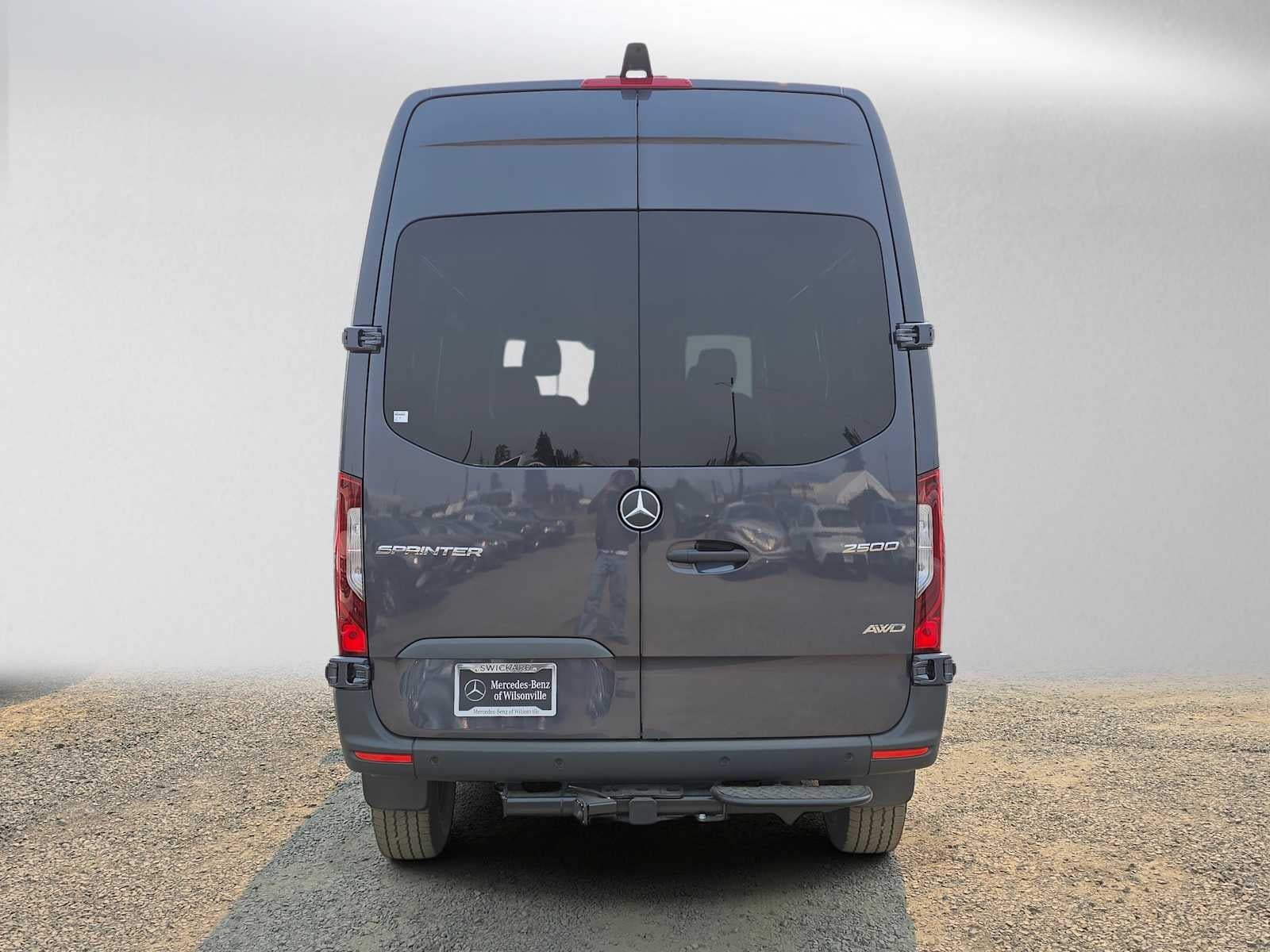 2026 Mercedes-Benz Sprinter Crew 2500 Standard Roof I4 Diesel HO 144 AWD