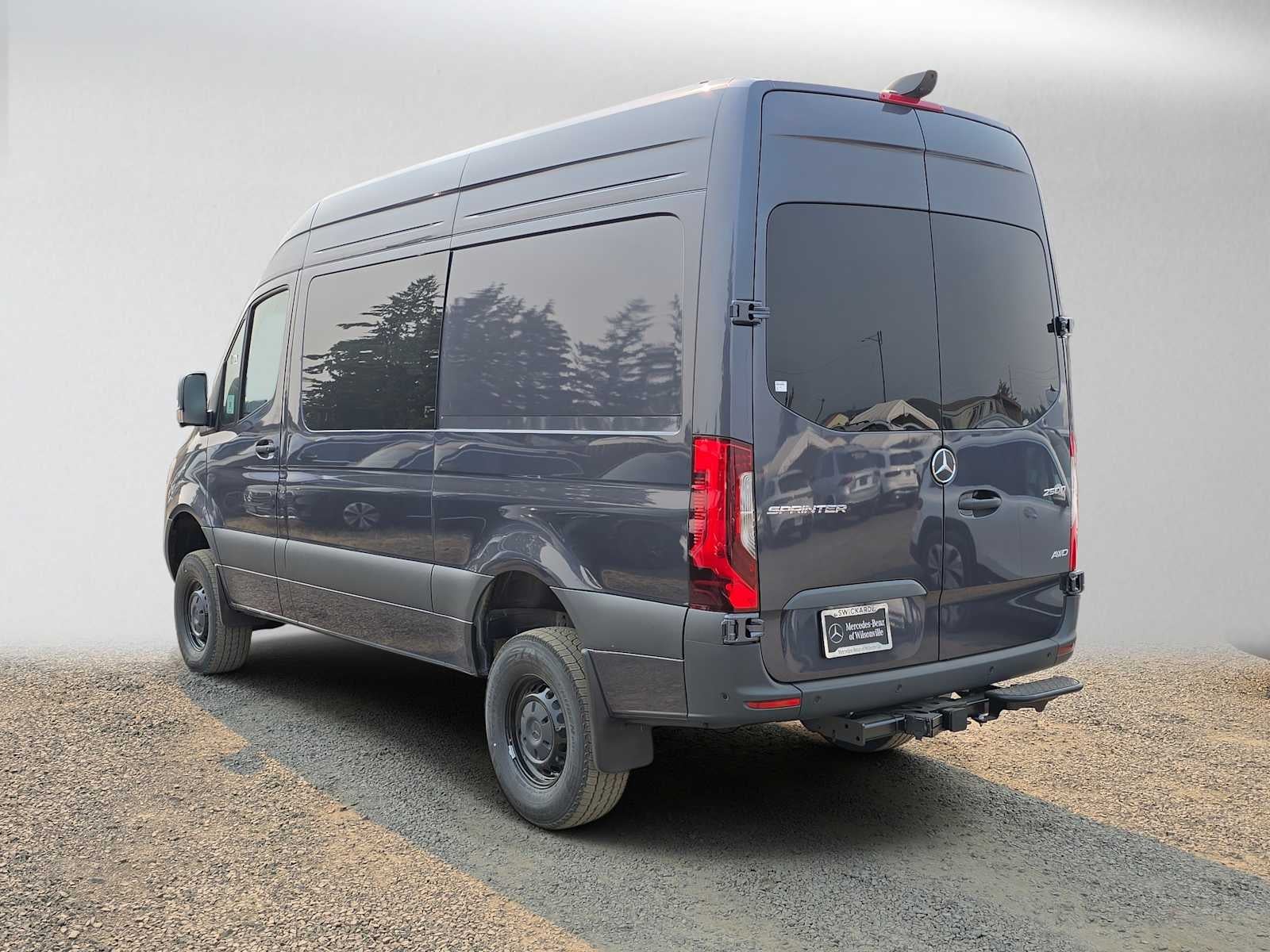 2026 Mercedes-Benz Sprinter Crew 2500 Standard Roof I4 Diesel HO 144 AWD