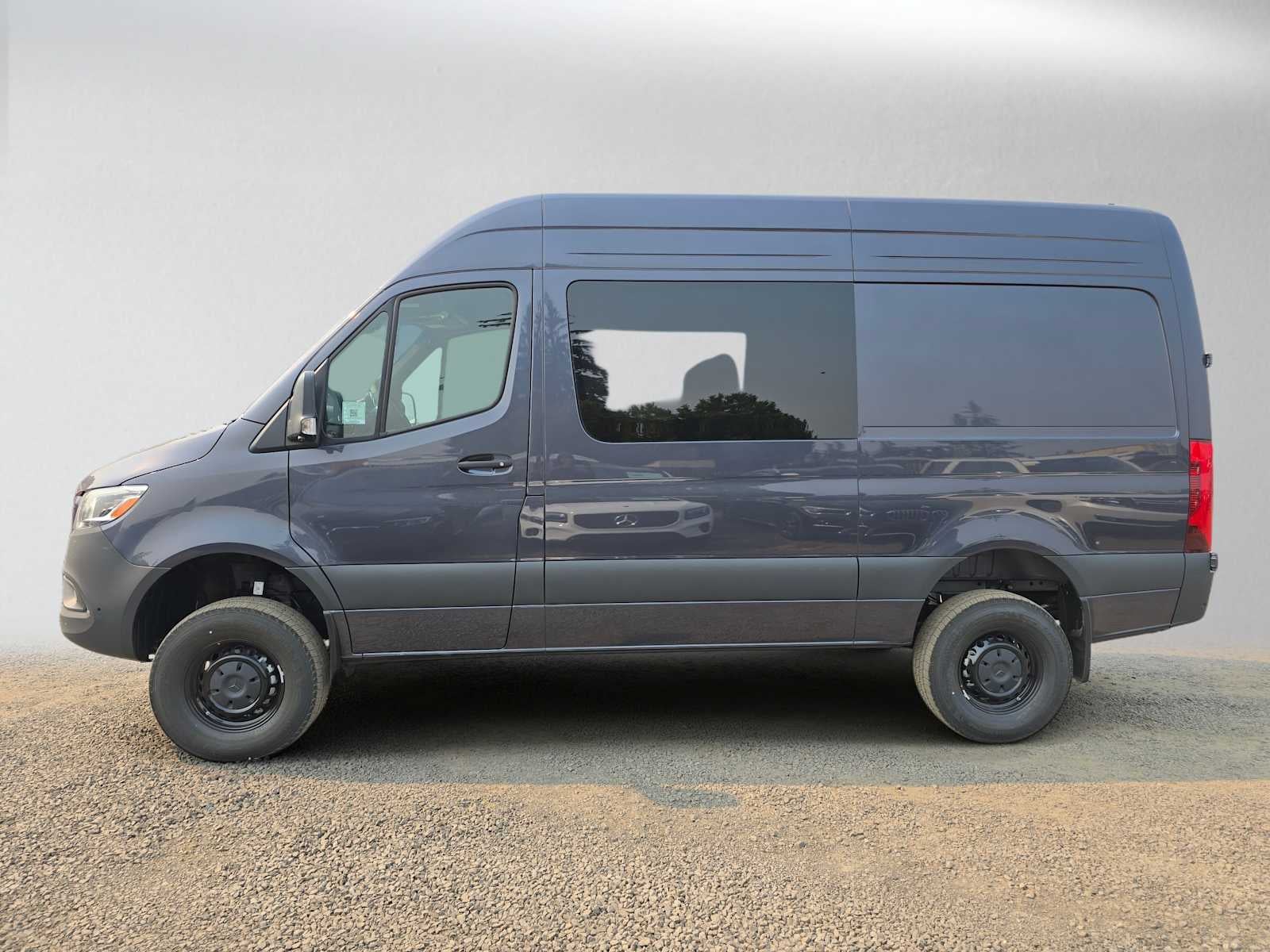 2026 Mercedes-Benz Sprinter Crew 2500 Standard Roof I4 Diesel HO 144 AWD