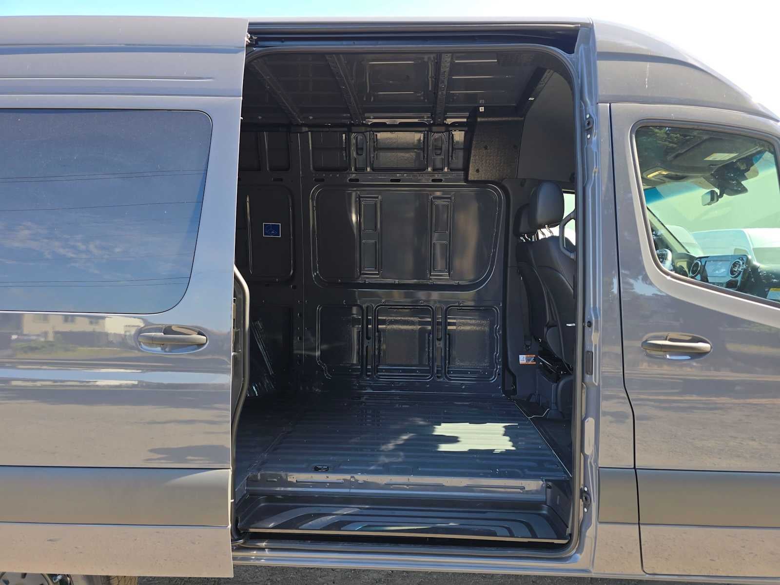 2026 Mercedes-Benz Sprinter 2500 Standard Roof I4 Diesel HO 144 AWD