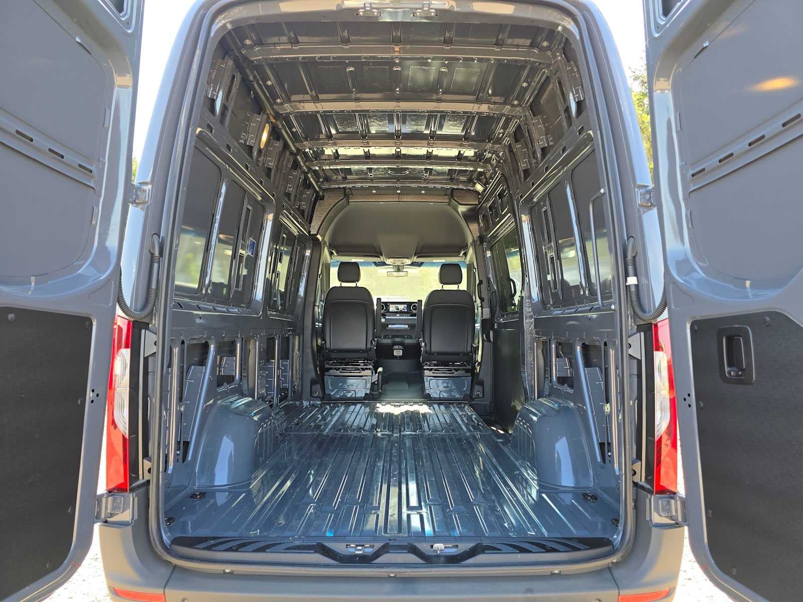 2026 Mercedes-Benz Sprinter 2500 Standard Roof I4 Diesel HO 144 AWD