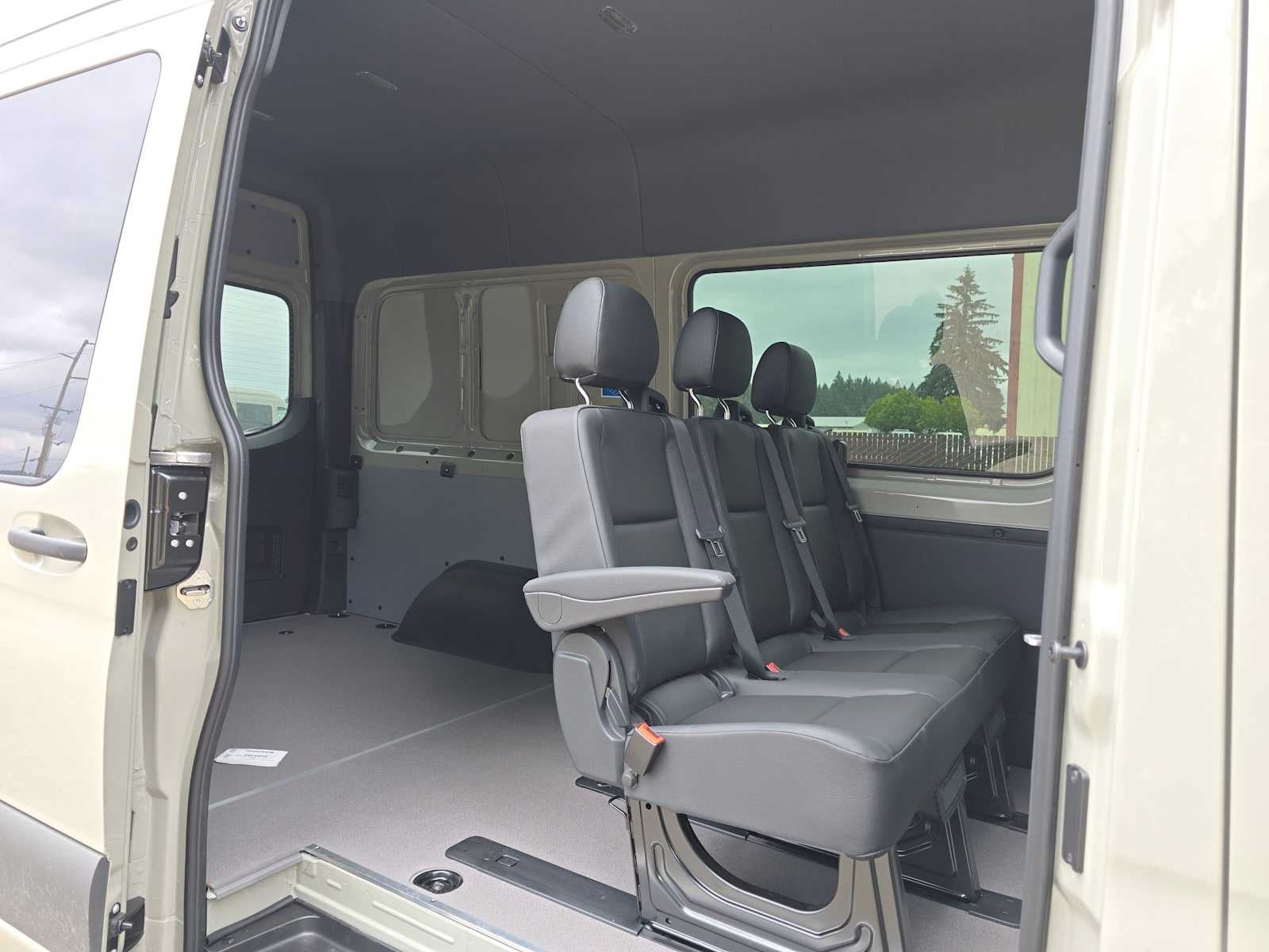 2026 Mercedes-Benz Sprinter 2500 Standard Roof I4 Diesel HO 144 AWD