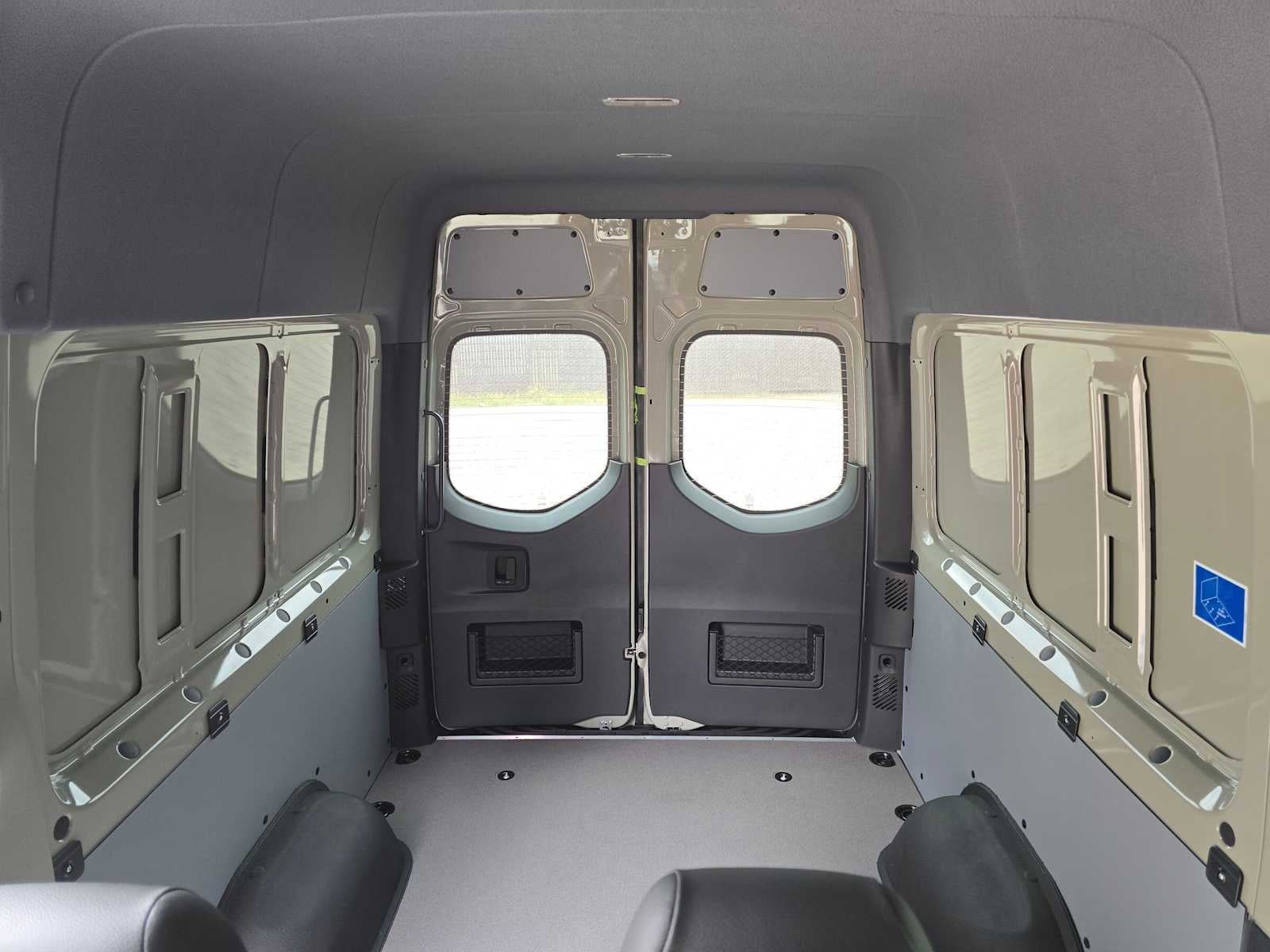 2026 Mercedes-Benz Sprinter 2500 Standard Roof I4 Diesel HO 144 AWD