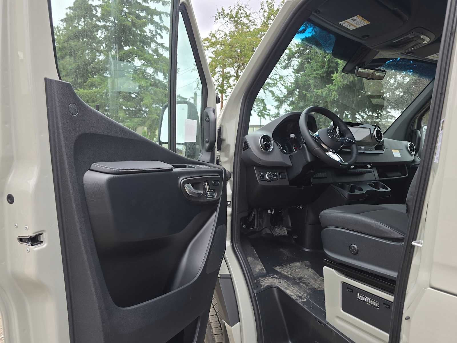 2026 Mercedes-Benz Sprinter 2500 Standard Roof I4 Diesel HO 144 AWD
