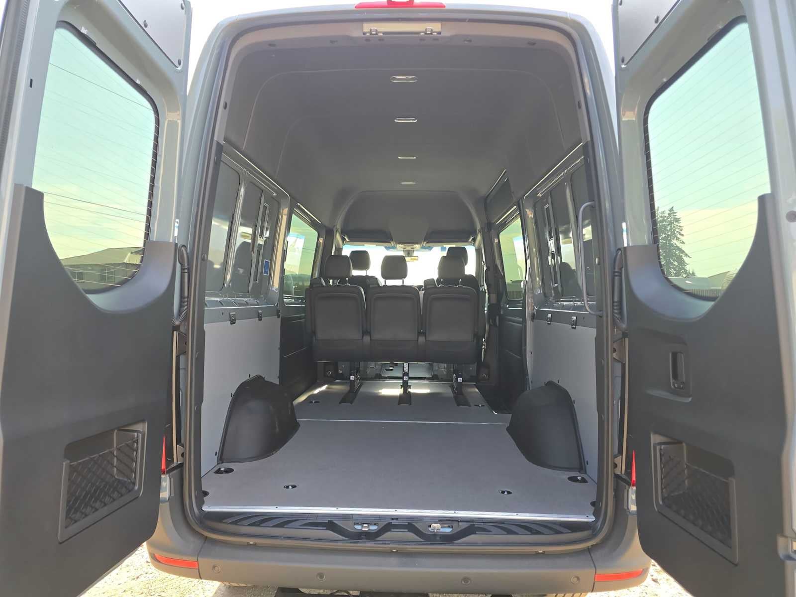 2026 Mercedes-Benz Sprinter Crew 2500 Standard Roof I4 Diesel HO 144 AWD