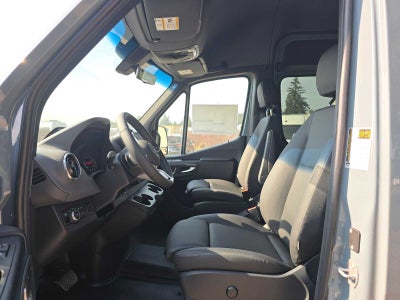 2026 Mercedes-Benz Sprinter Crew 2500 Standard Roof I4 Diesel HO 144 AWD