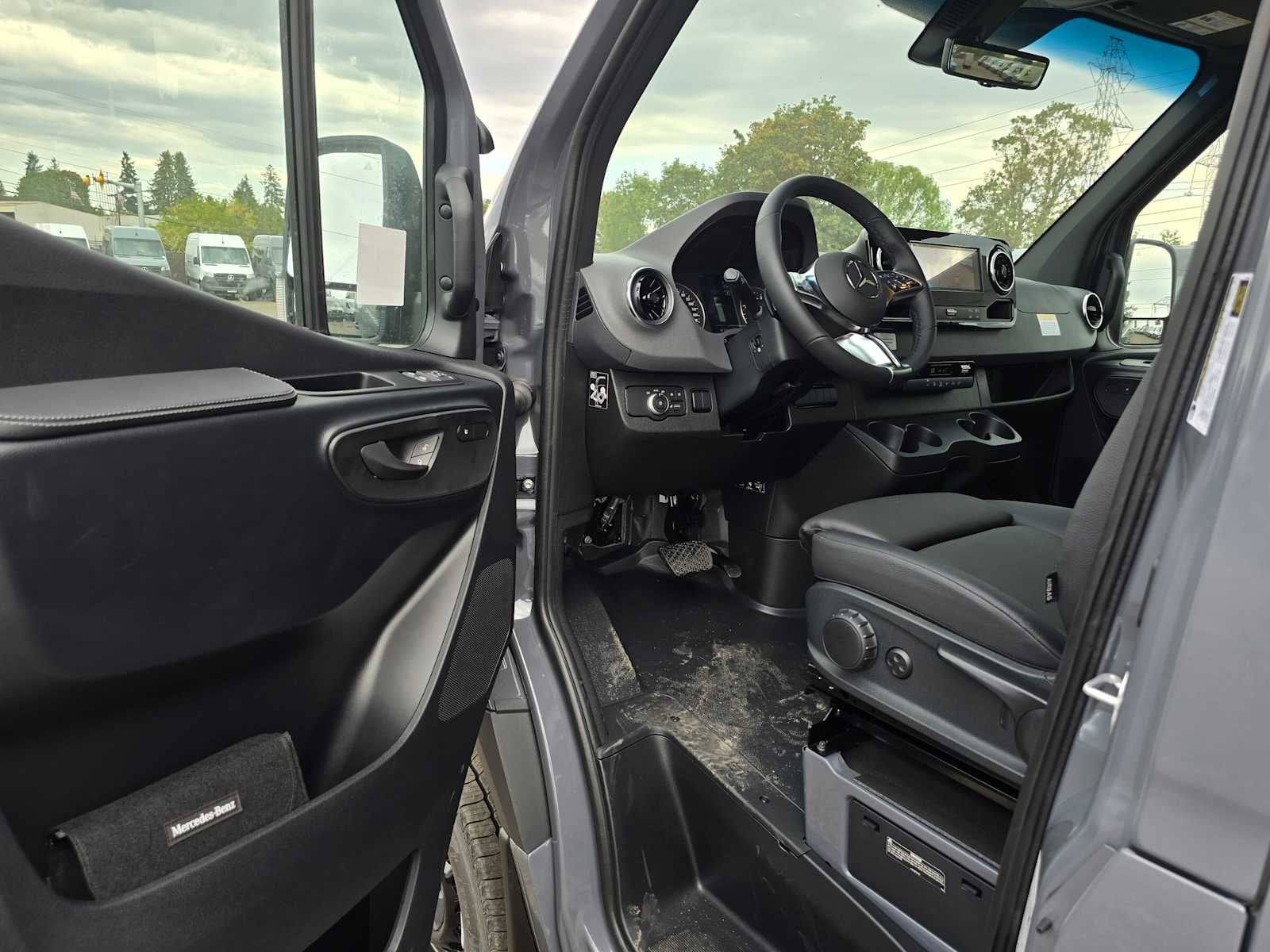2026 Mercedes-Benz Sprinter Cargo 2500 Standard Roof I4 Diesel HO 144 AWD