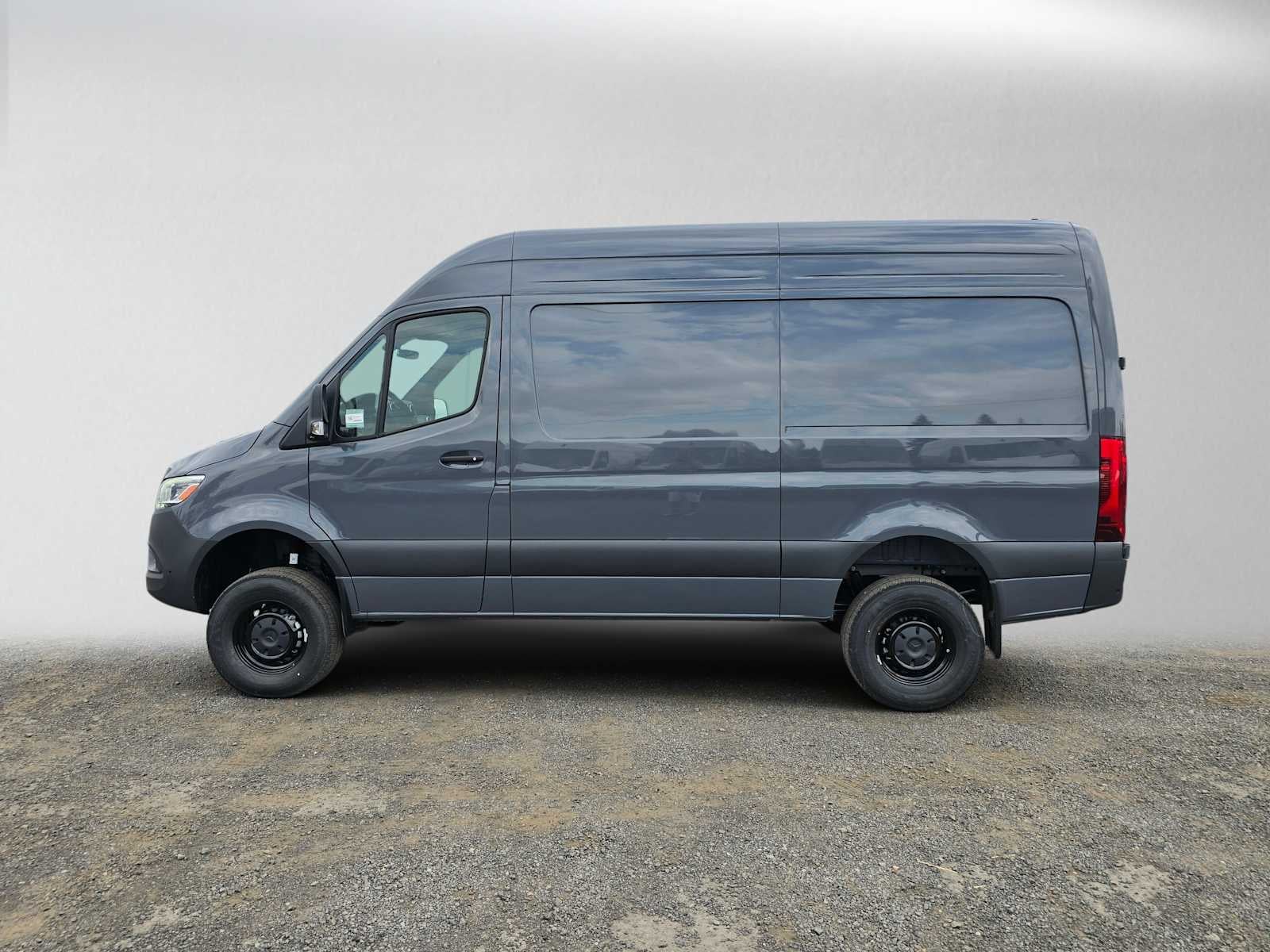 2026 Mercedes-Benz Sprinter Cargo 2500 Standard Roof I4 Diesel HO 144 AWD