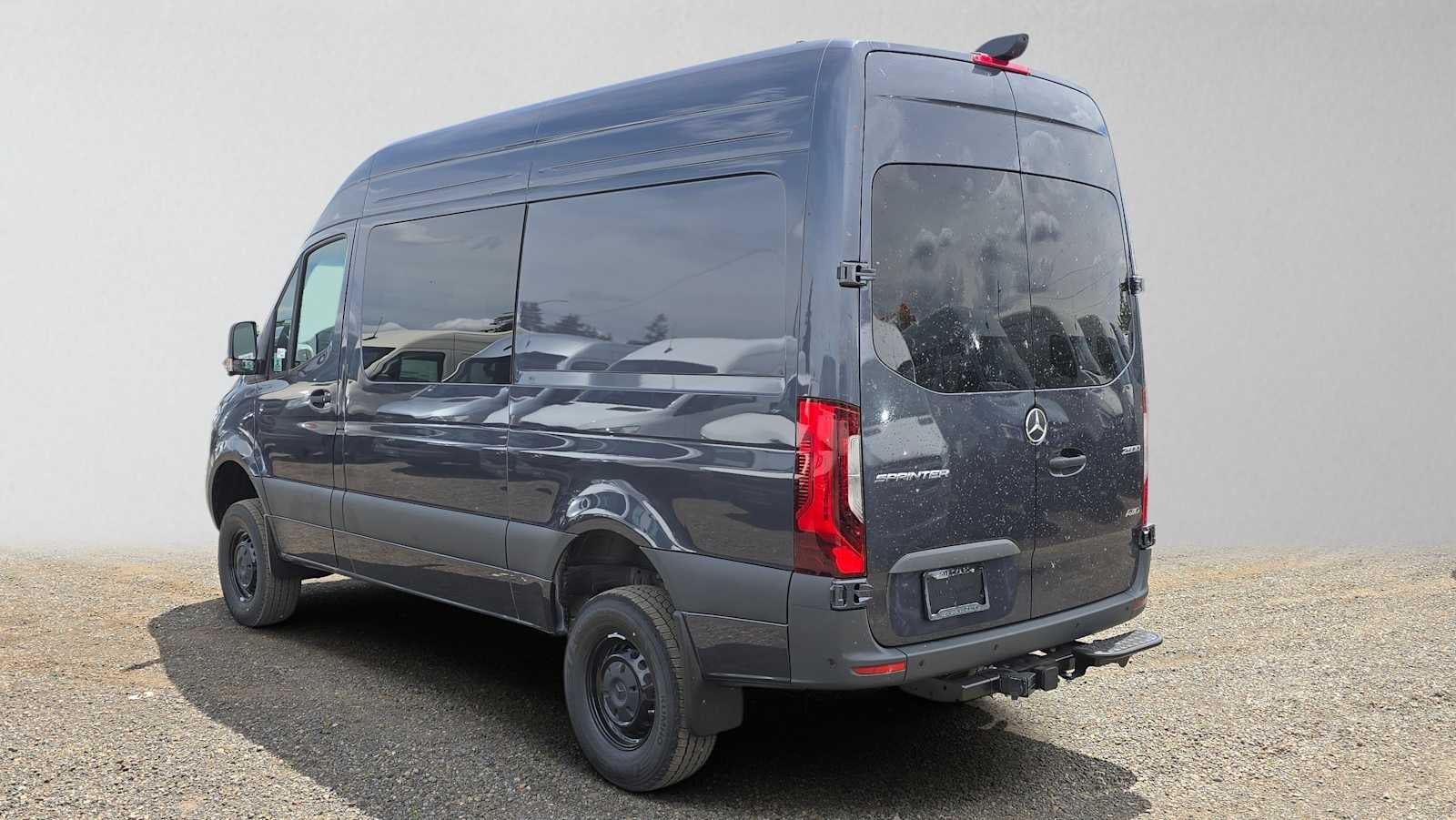 2026 Mercedes-Benz Sprinter 2500 Standard Roof I4 Diesel HO 144 AWD