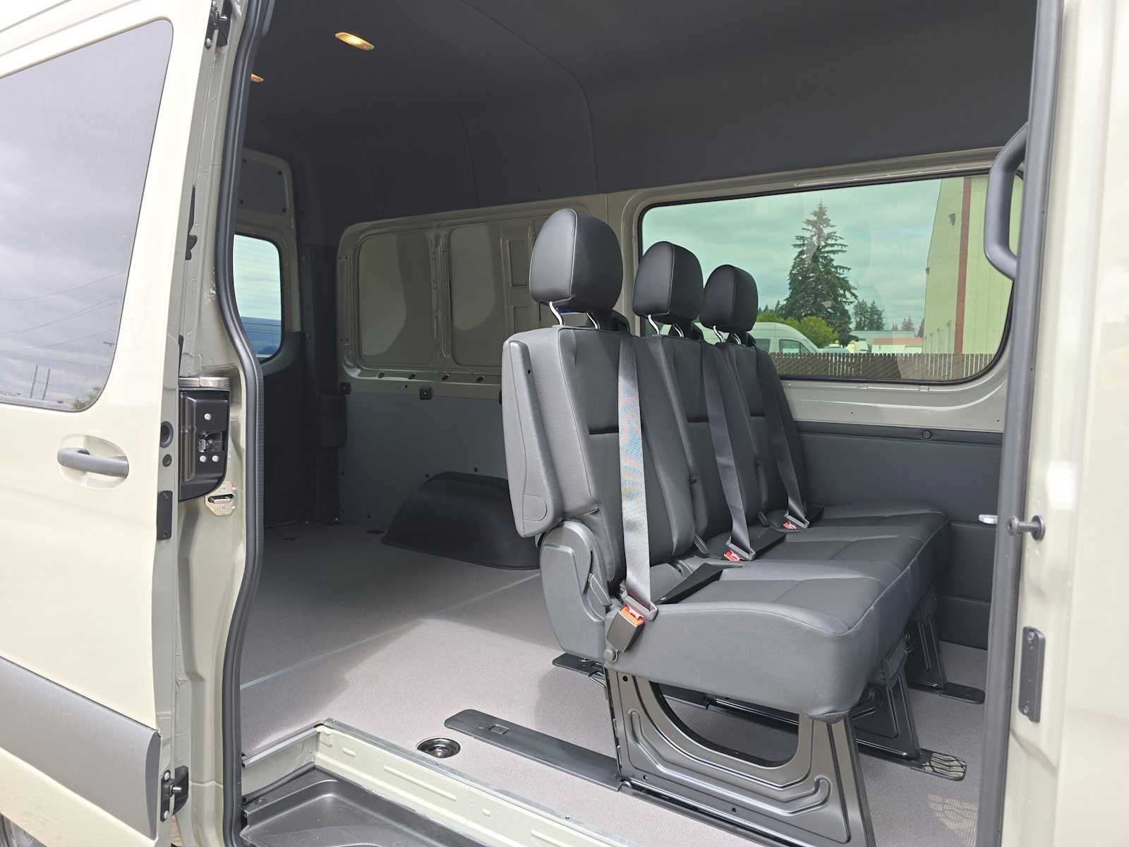 2026 Mercedes-Benz Sprinter Crew 2500 Standard Roof I4 Diesel HO 144 AWD