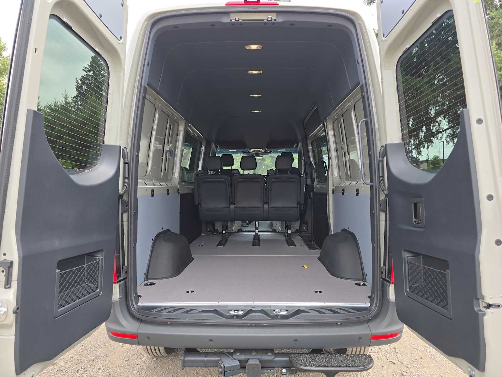 2026 Mercedes-Benz Sprinter Crew 2500 Standard Roof I4 Diesel HO 144 AWD