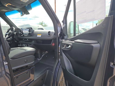 2026 Mercedes-Benz Sprinter Crew 2500 Standard Roof I4 Diesel HO 144 AWD
