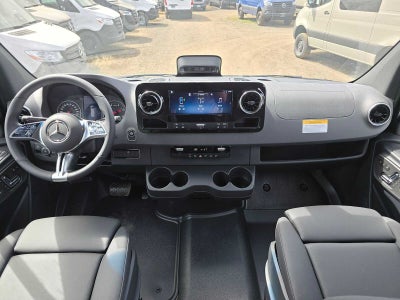 2026 Mercedes-Benz Sprinter Crew 2500 Standard Roof I4 Diesel HO 144 AWD