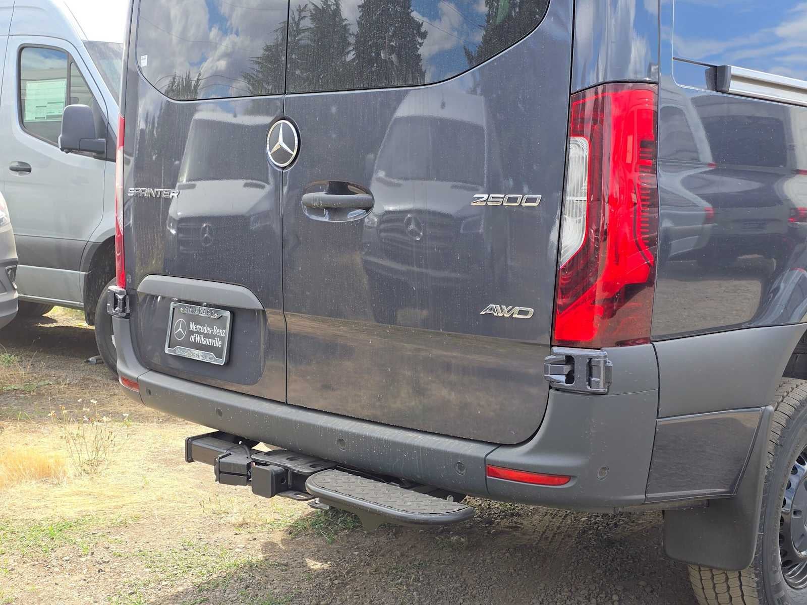 2026 Mercedes-Benz Sprinter Crew 2500 Standard Roof I4 Diesel HO 144 AWD