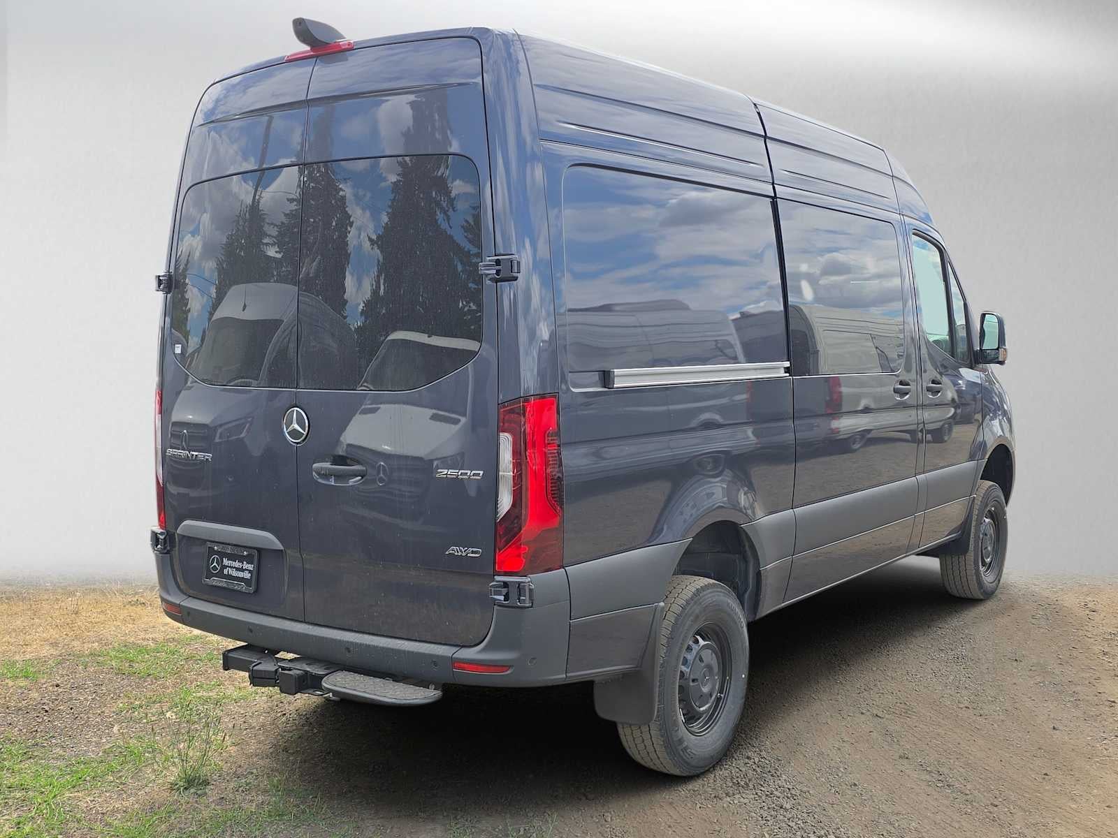 2026 Mercedes-Benz Sprinter Crew 2500 Standard Roof I4 Diesel HO 144 AWD
