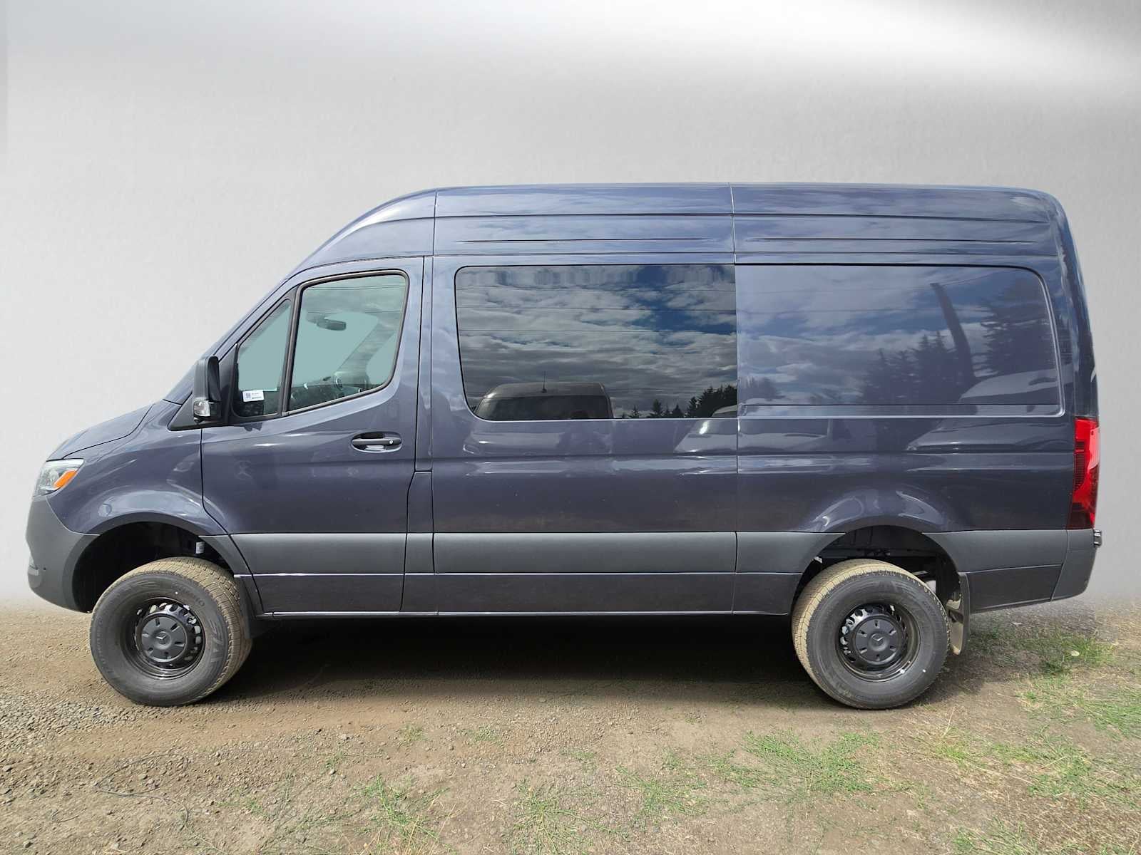 2026 Mercedes-Benz Sprinter Crew 2500 Standard Roof I4 Diesel HO 144 AWD