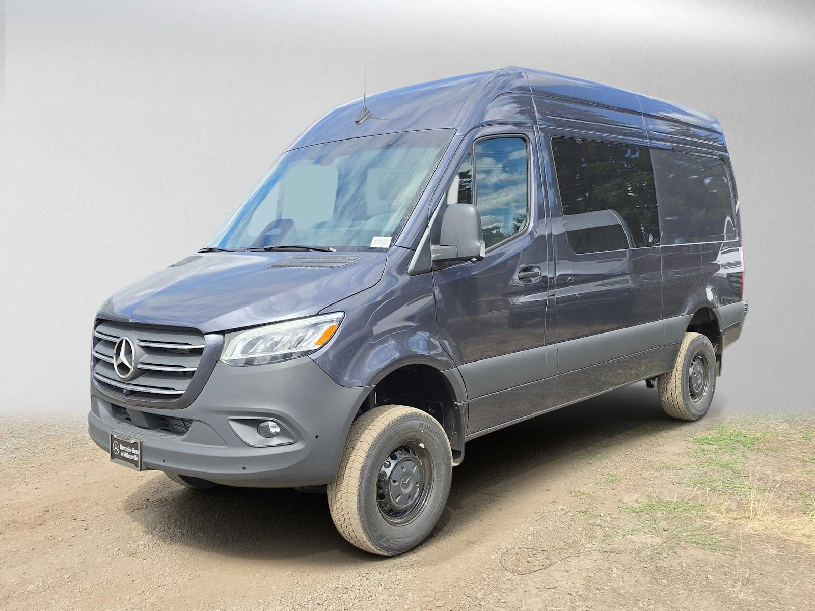 2026 Mercedes-Benz Sprinter Crew 2500 Standard Roof I4 Diesel HO 144 AWD