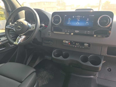 2026 Mercedes-Benz Sprinter Crew 2500 Standard Roof I4 Diesel HO 144 AWD