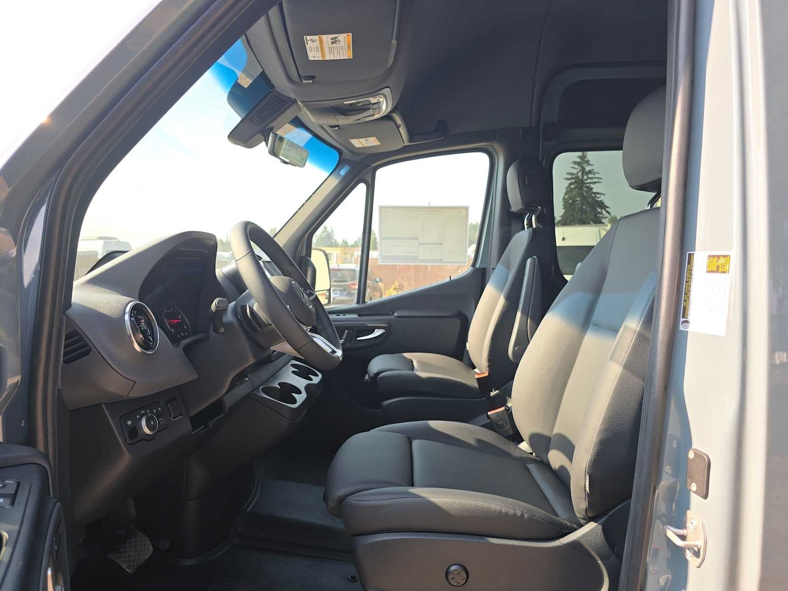 2026 Mercedes-Benz Sprinter Crew 2500 Standard Roof I4 Diesel HO 144 AWD