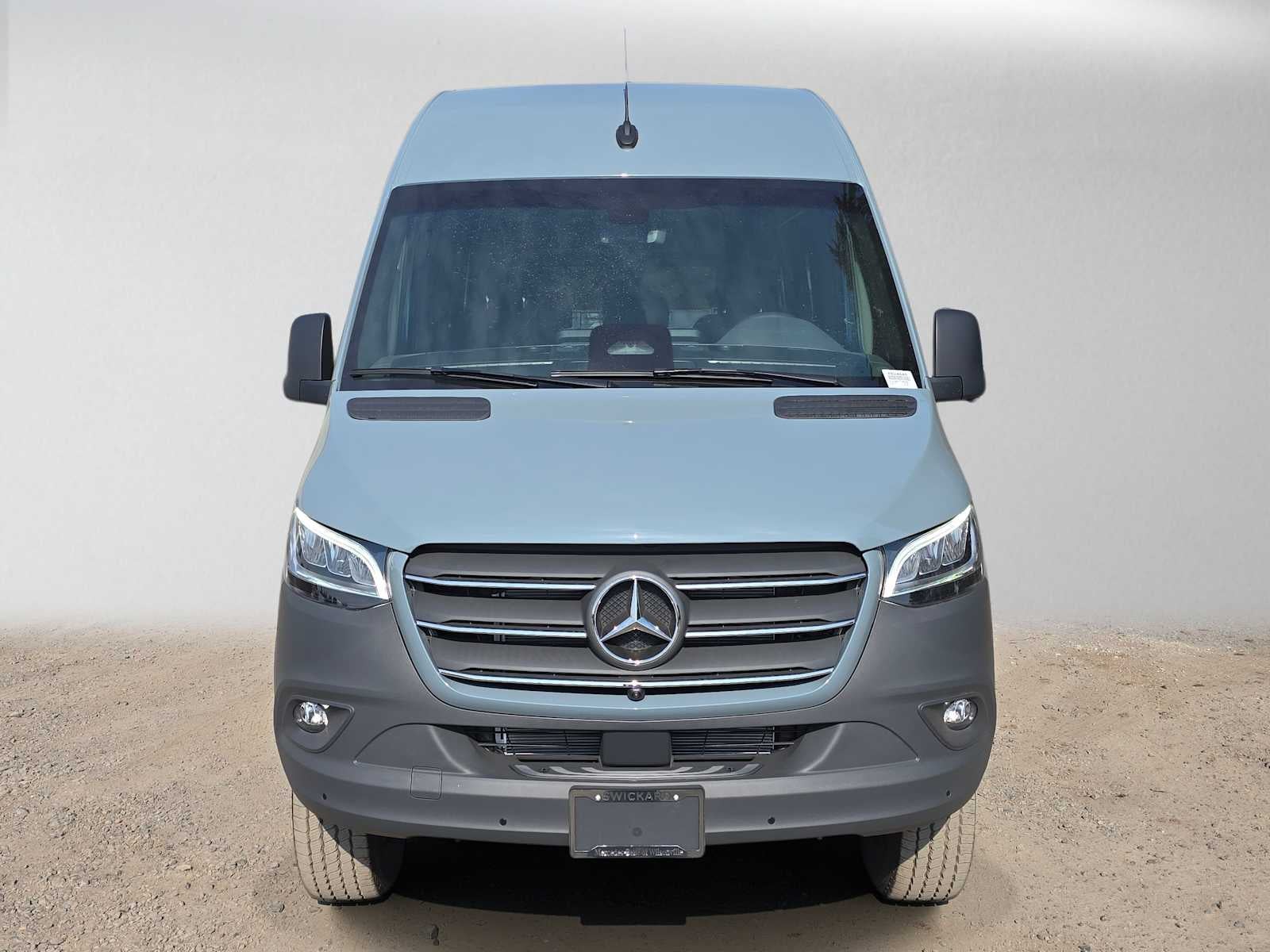 2026 Mercedes-Benz Sprinter Crew 2500 Standard Roof I4 Diesel HO 144 AWD