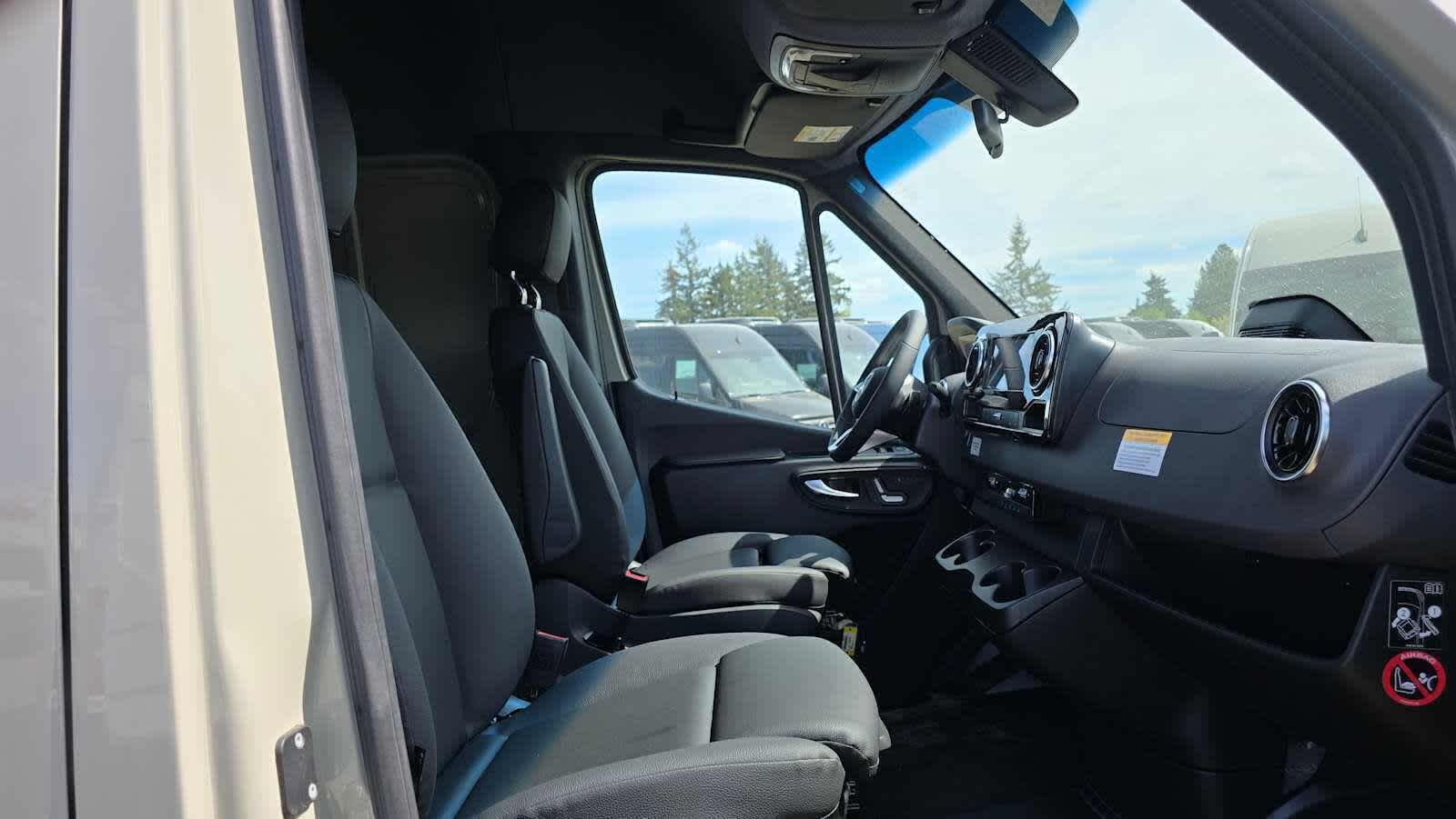 2026 Mercedes-Benz Sprinter 2500 Standard Roof I4 Diesel HO 144 AWD