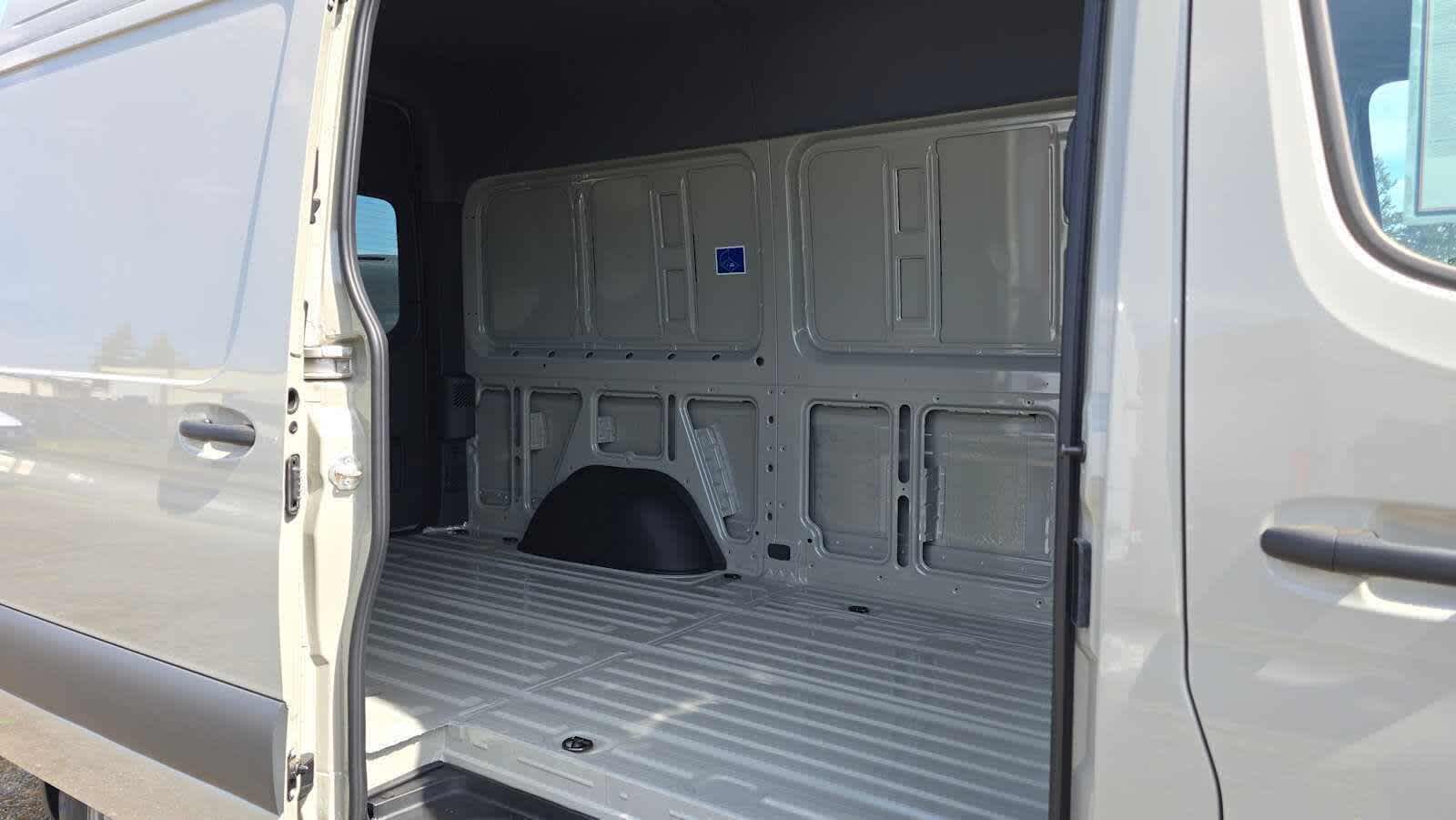 2026 Mercedes-Benz Sprinter 2500 Standard Roof I4 Diesel HO 144 AWD